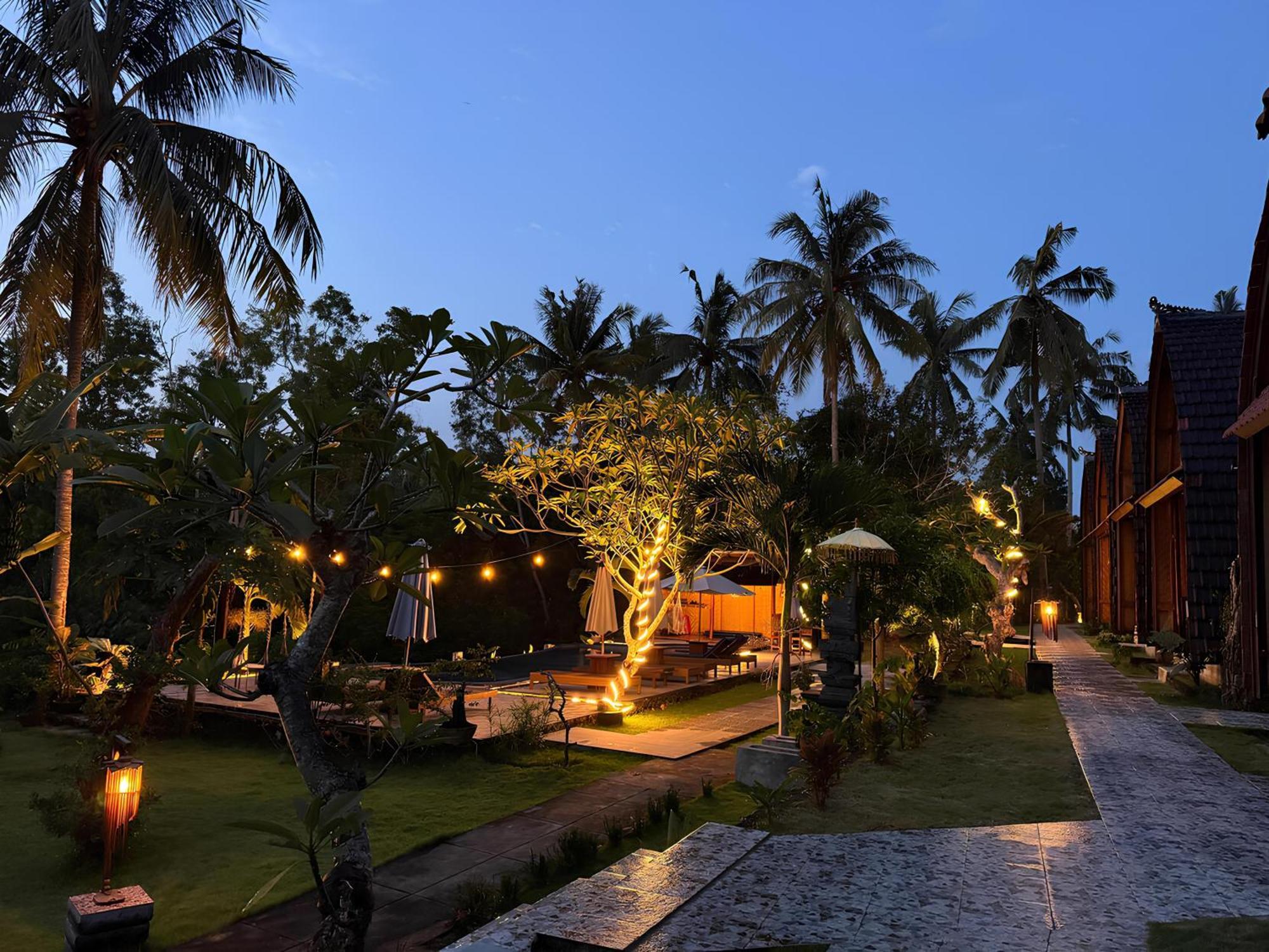 Meket Bungalows Toyapakeh Exterior photo